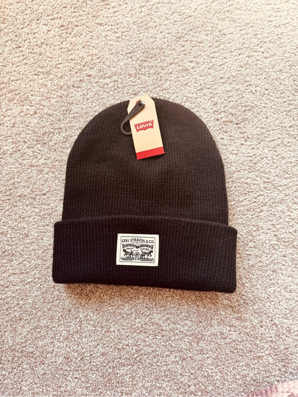 Levi's Cardigan Black Knit Cuffed Beanie with Logo Patch NWT One Size